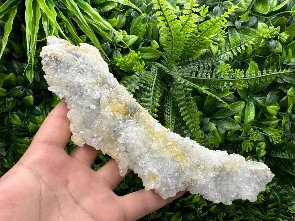 Quartz with Limonite: Natural Crystal Home Decor (22/7.5/5.5cm)