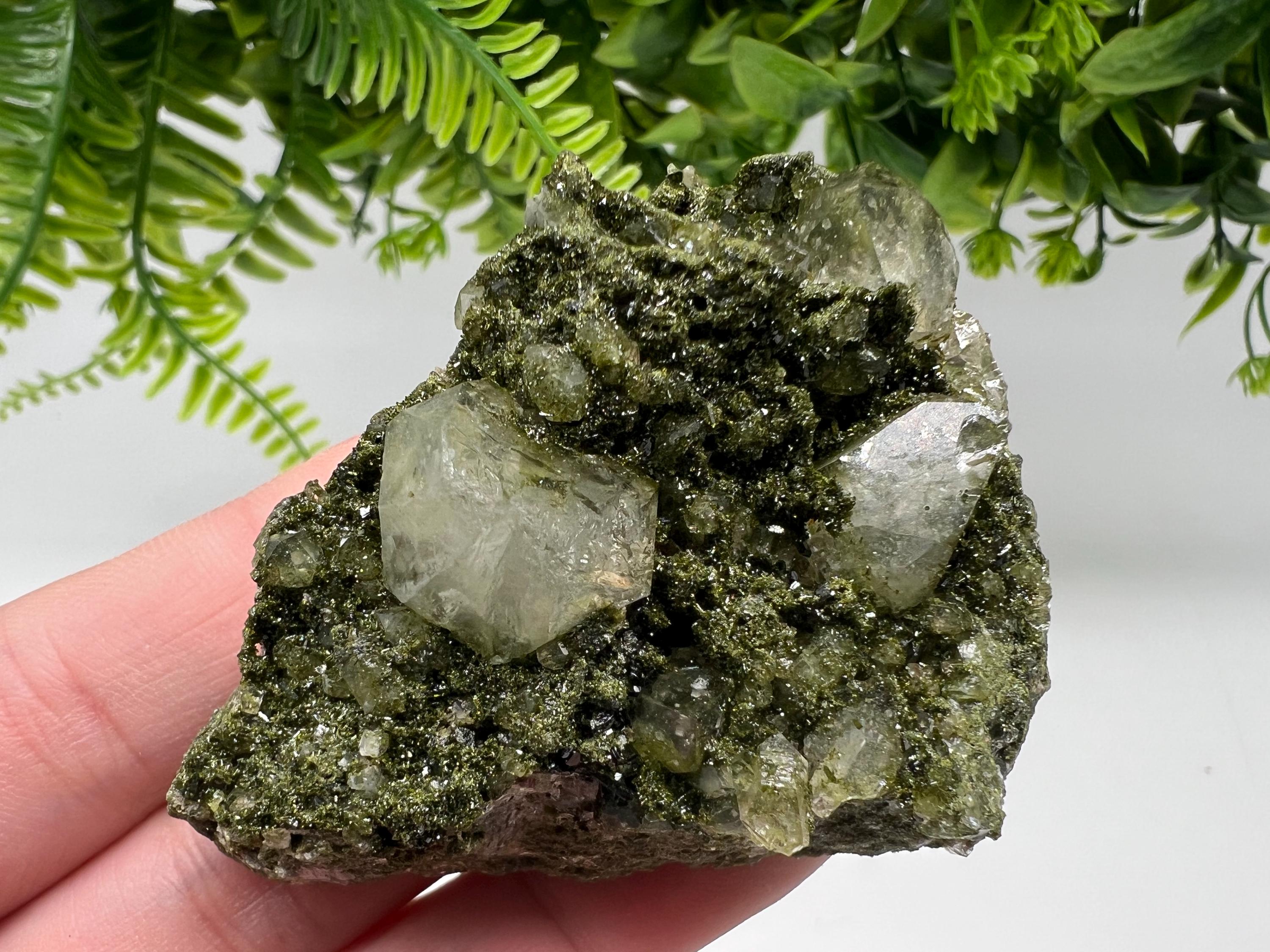 Stunning,Epidote with Quartz from Hakkari Turkey,Rainbow EPIDOTE,Mineral,Collection,Collection’s,GIFT,Epidote Crystal,Epidote from Turkey