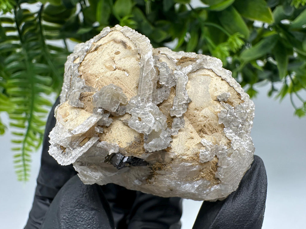 Calcite on Quartz,Chlorite from Borieva mine,Madan,Bulgaria,mineral specimen,collected crystal,geological minerals,collecting crystal
