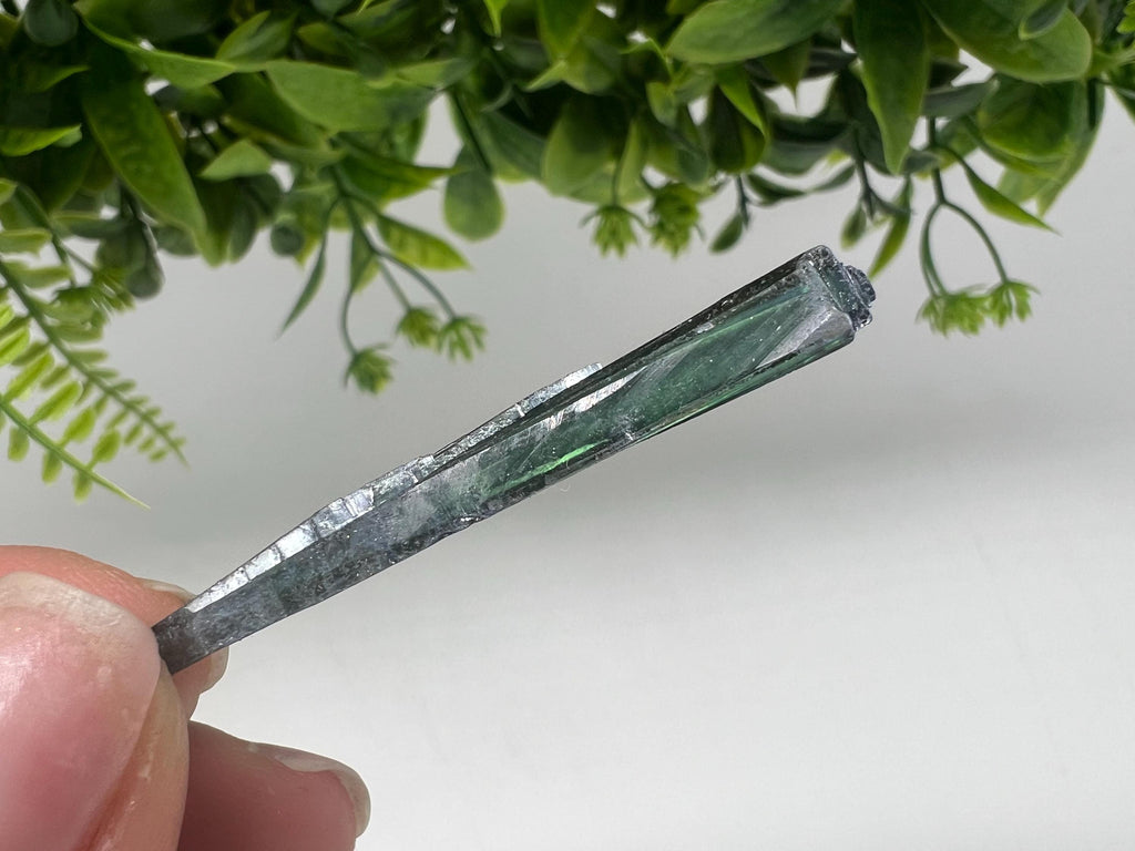 Rare Green Vivianite Crystal Mineral Specimen: Home Decor Gift (5.7cm, 1g)