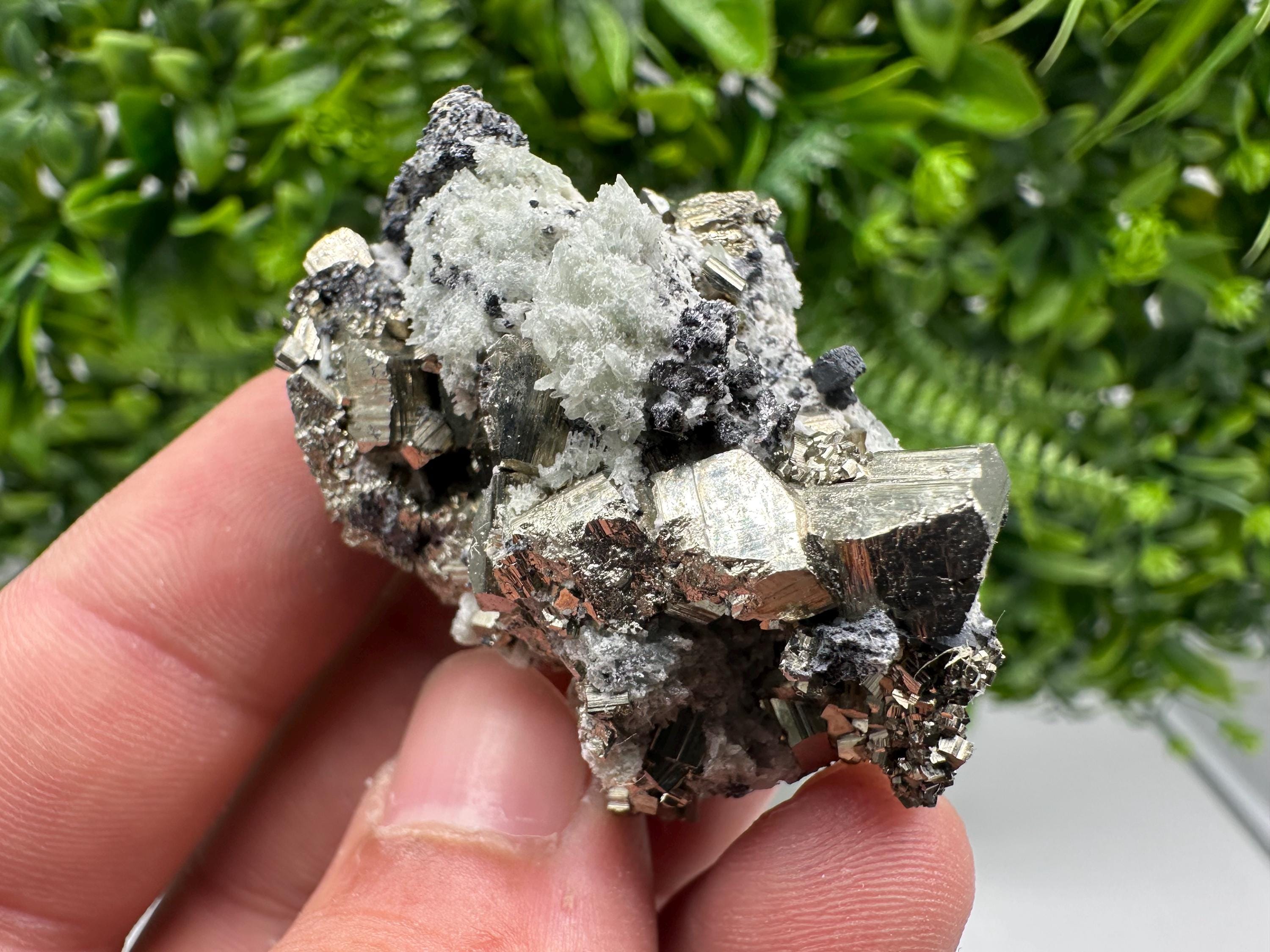Aesthetic Sphalerite whit Calcite,Pyrite from 9th September mine,Madan,Bulgaria,natural,collection mineral specimen,Home decor stone,gift
