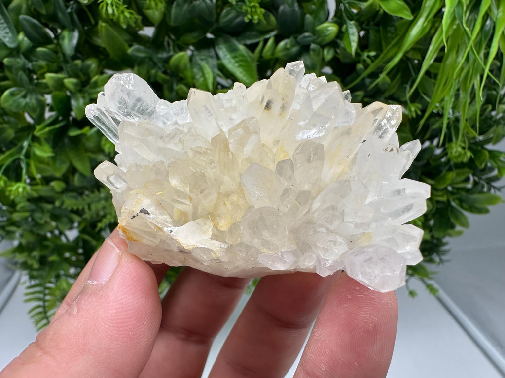 Quartz with Limonite: Natural Crystal Home Decor Stone (7/5/5cm, 131Grams)