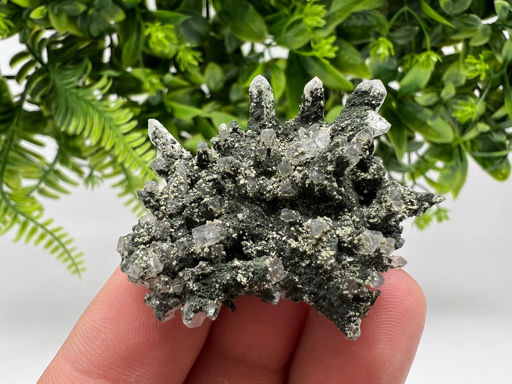 Quartz whit Brown Rhodochrosite from Djurcovo mine,Bulgaria,Quartz,Rhodochrosite cluster,natural mineral,collection crystal,mineral specimen
