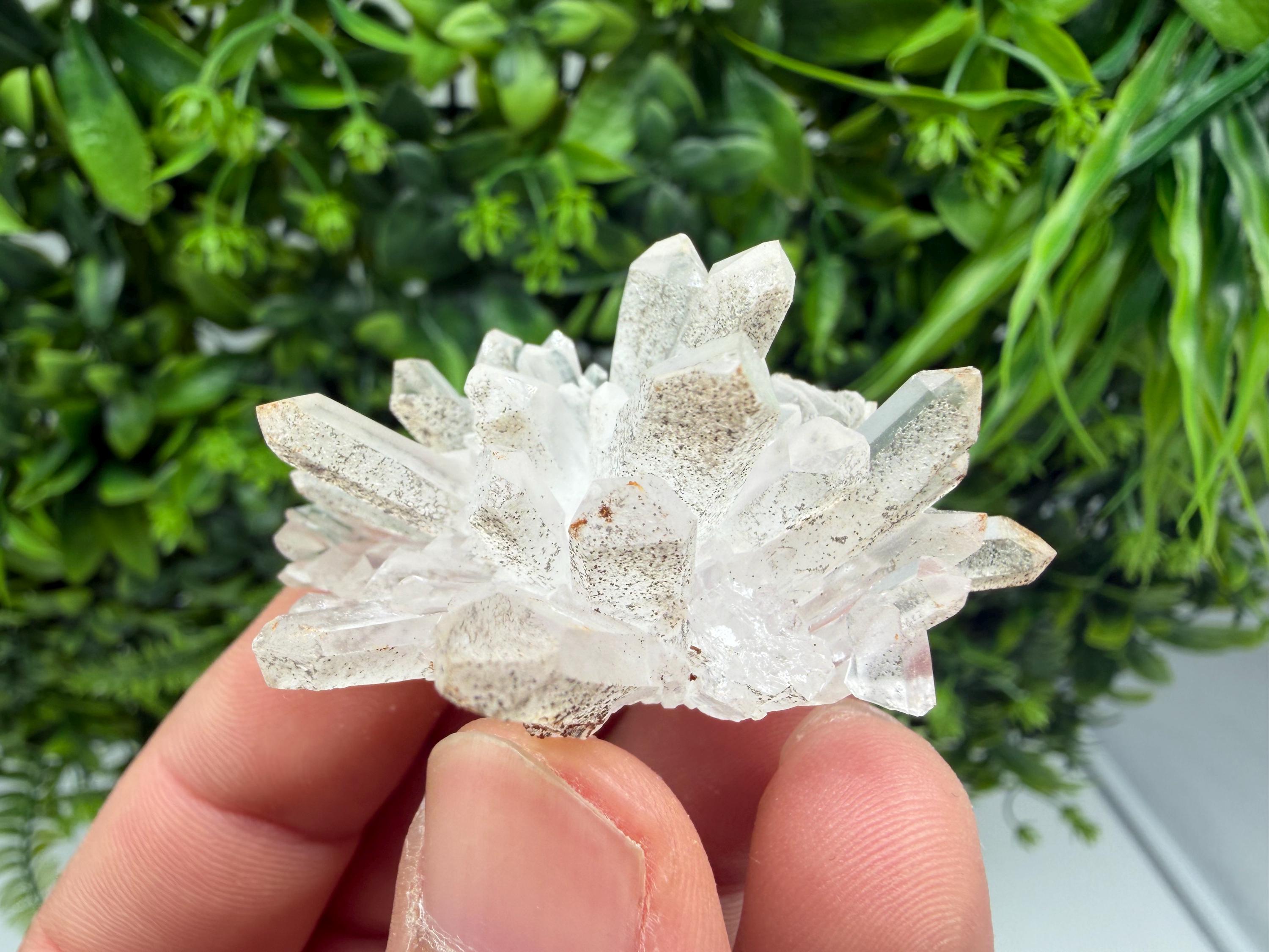 Wonderful Transparent Quartz whit Chlorite ,From 9th September mine,Madan,Bulgaria,Quartz,Quartz crystal,mineral specimen,collection quartz