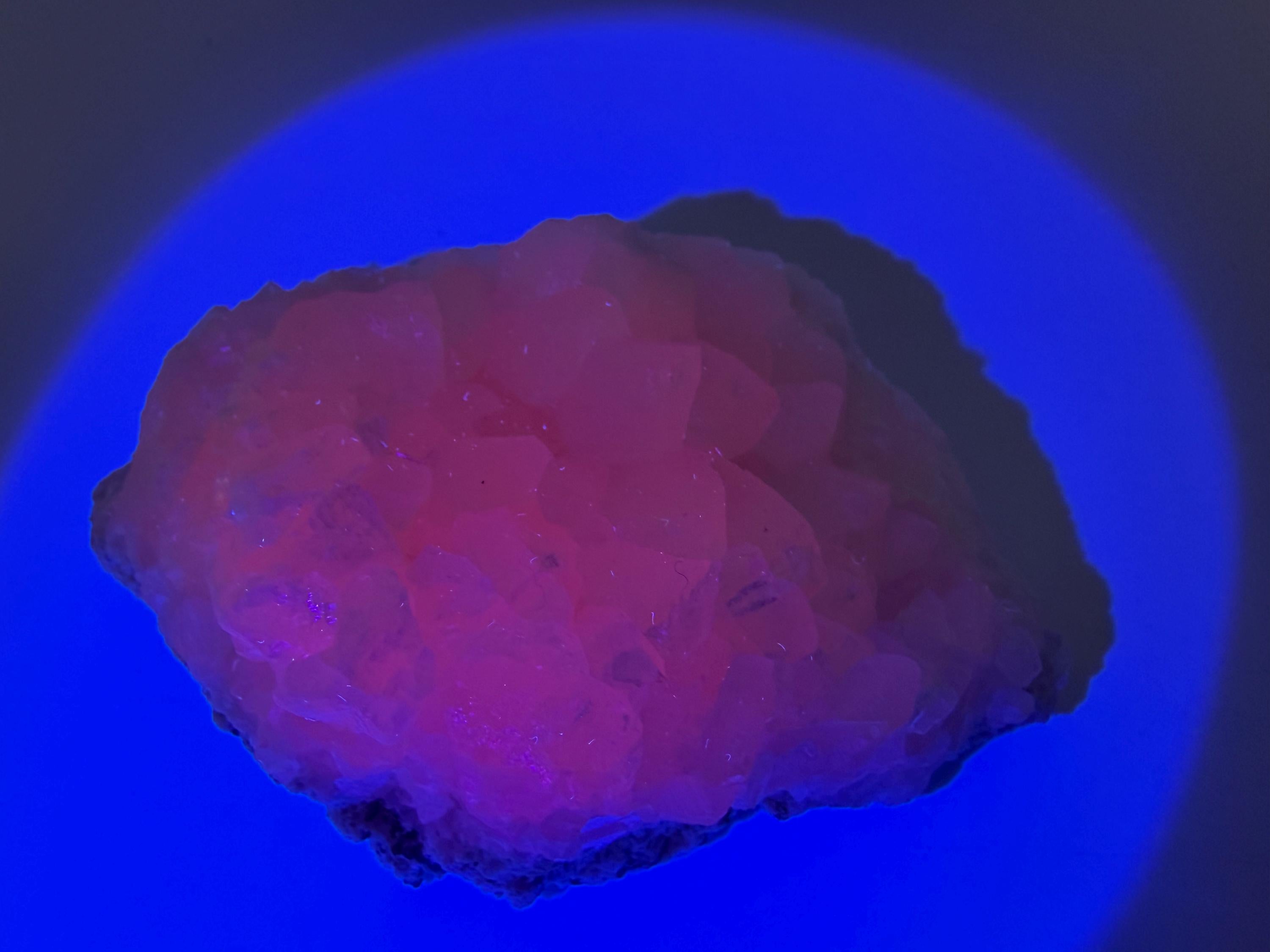Incredible UV reaction Mangano Calcite, natural minerals souvenir crystal,collection stone Home decor minerals gift Androvo mine Bulgaria