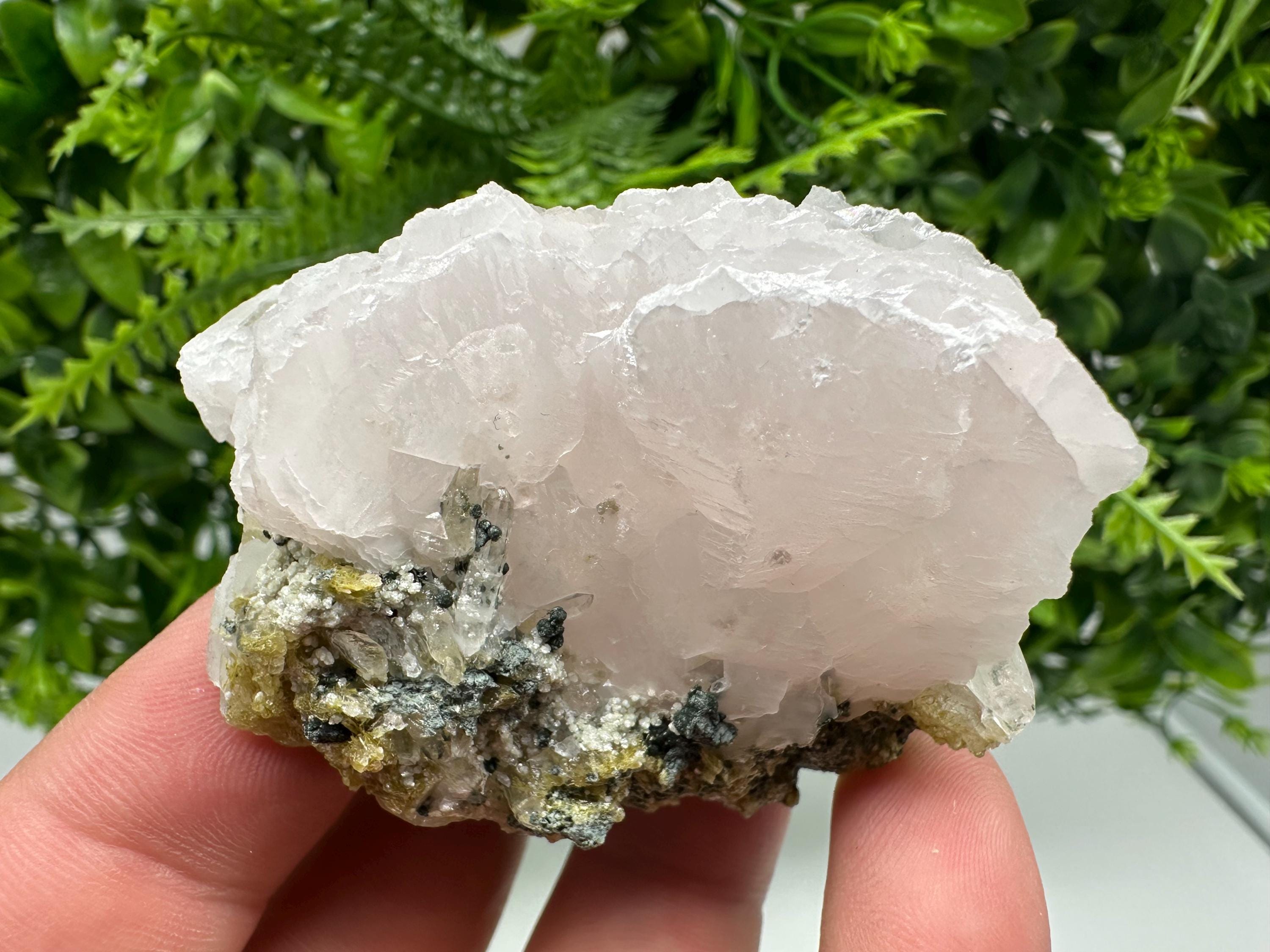 Mangano Calcite Crystal: Borieva Mine, Bulgaria - Home Decor Stone