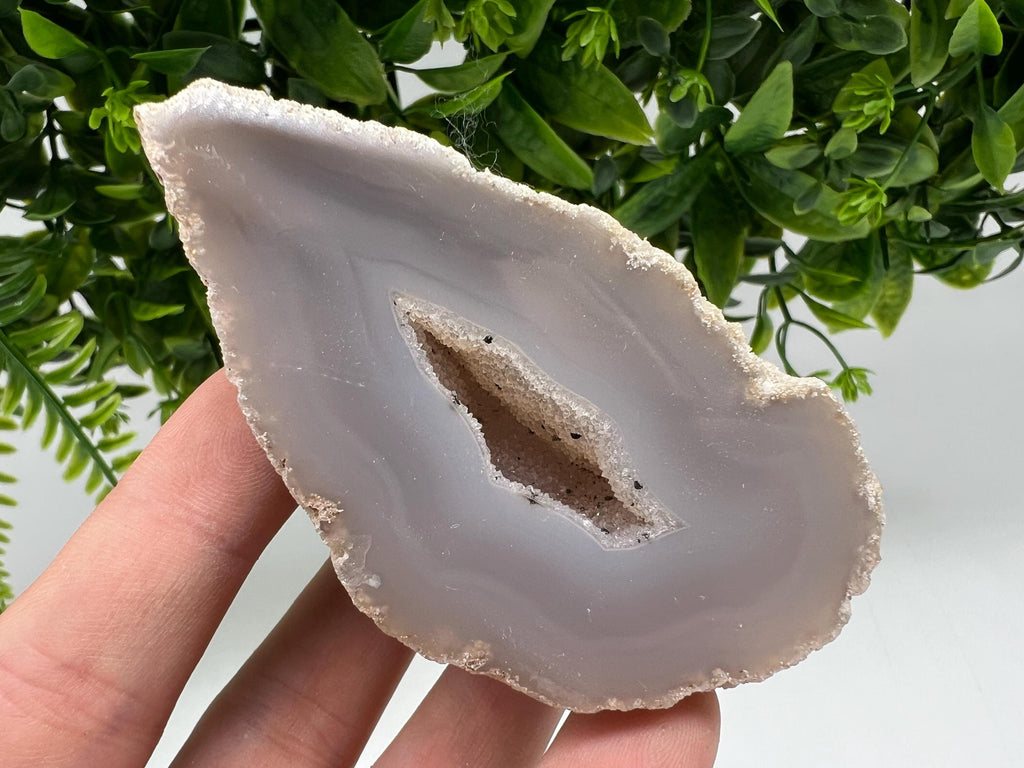Blue Agate Druzy Geode, Natural Crystal Quartz (8.2/5.5/4.5 cm)