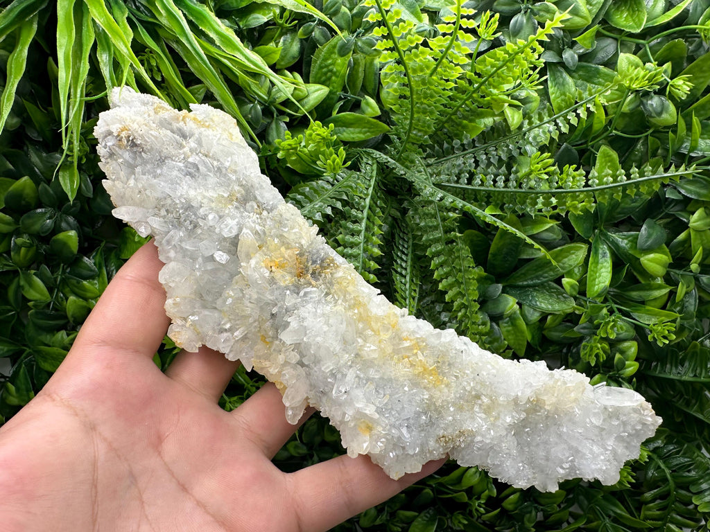 Quartz with Limonite: Natural Crystal Home Decor (22/7.5/5.5cm)