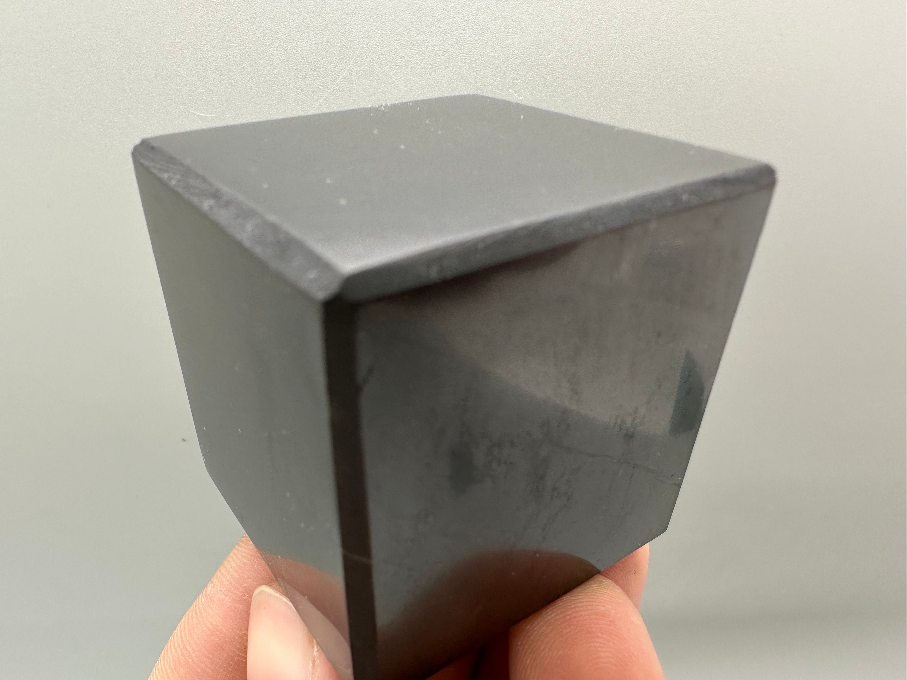 Shungite Crystal Cube (4cm): EMF & 5G Protection, Healing Stone