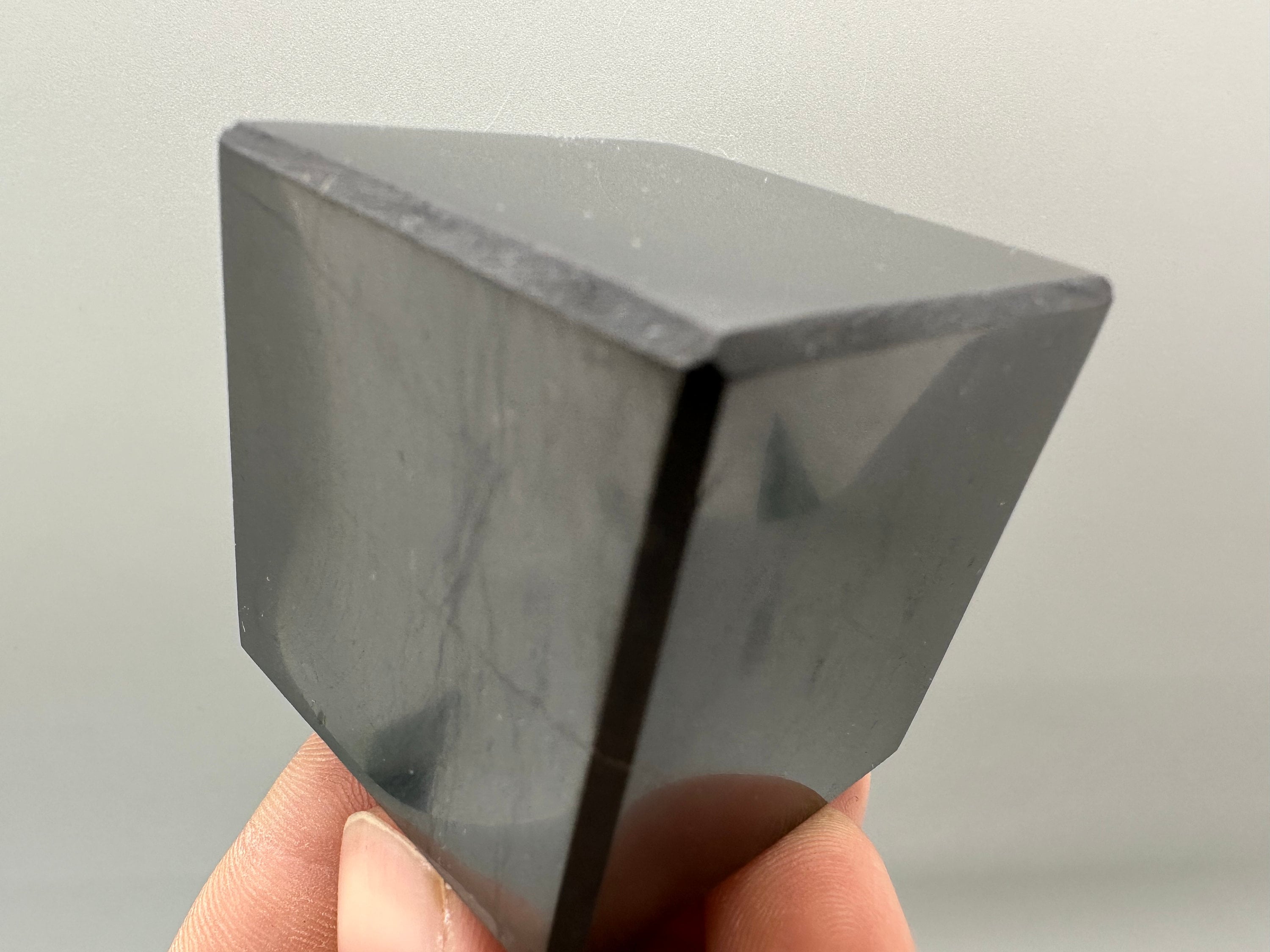 Shungite Crystal Cube (4cm): EMF & 5G Protection, Healing Stone