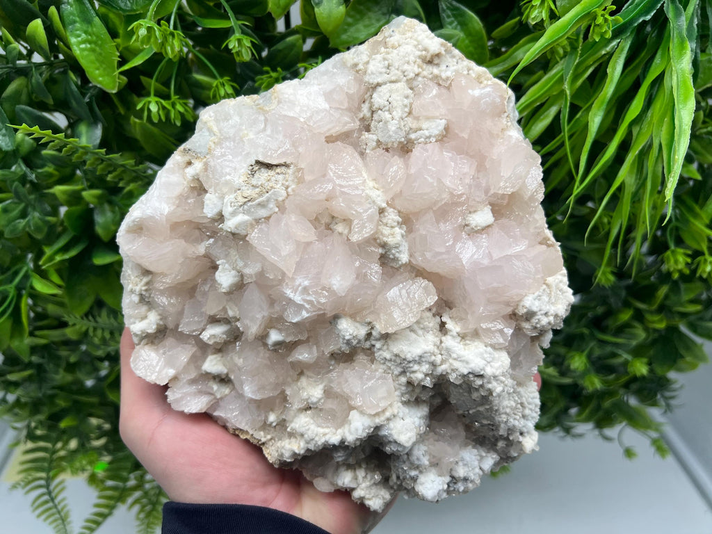 Wonderful UV fluorescent Calcite whit Sphalerite and Quartz natural minerals souvenir crystal home decor collection stone Borieva Bulgaria