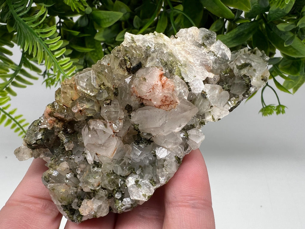 Stunning,Epidote with Quartz from Hakkari Turkey,Rainbow EPIDOTE,Mineral,Collection,Collection’s,GIFT,Epidote Crystal,Epidote from Turkey