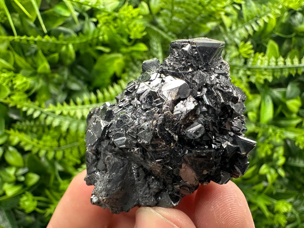 Borieva Sphalerite Cluster, Natural Mineral Specimen (5/4/4cm)
