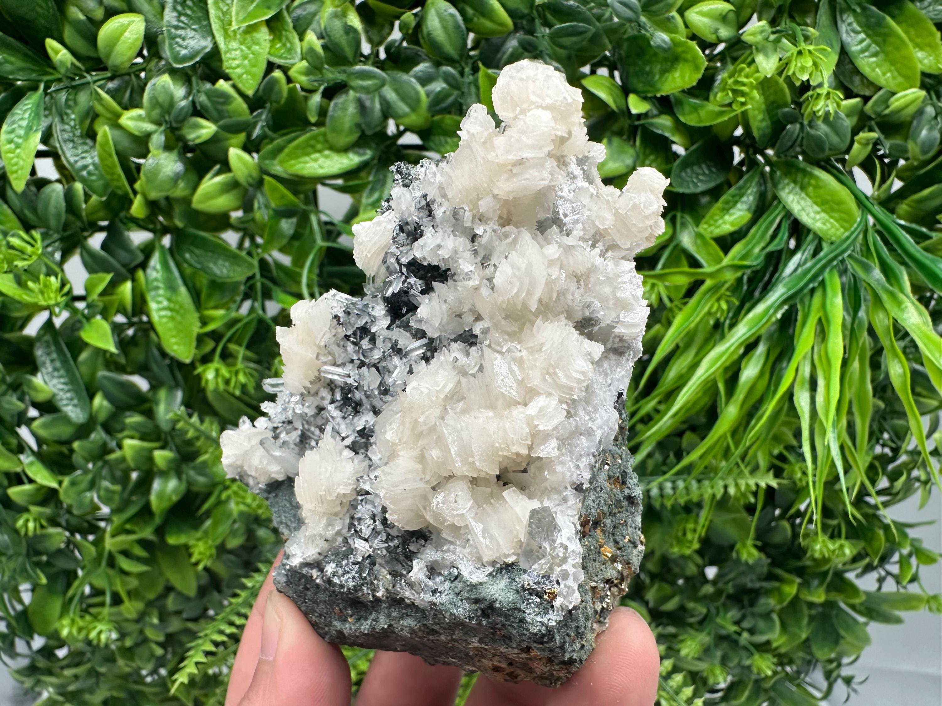 Wonderful UV fluorescence Calcite on Sphalerite,Quartz from Borieva mine,Bulgaria,natural mineral,souvenir crystal,home decor,collection cls