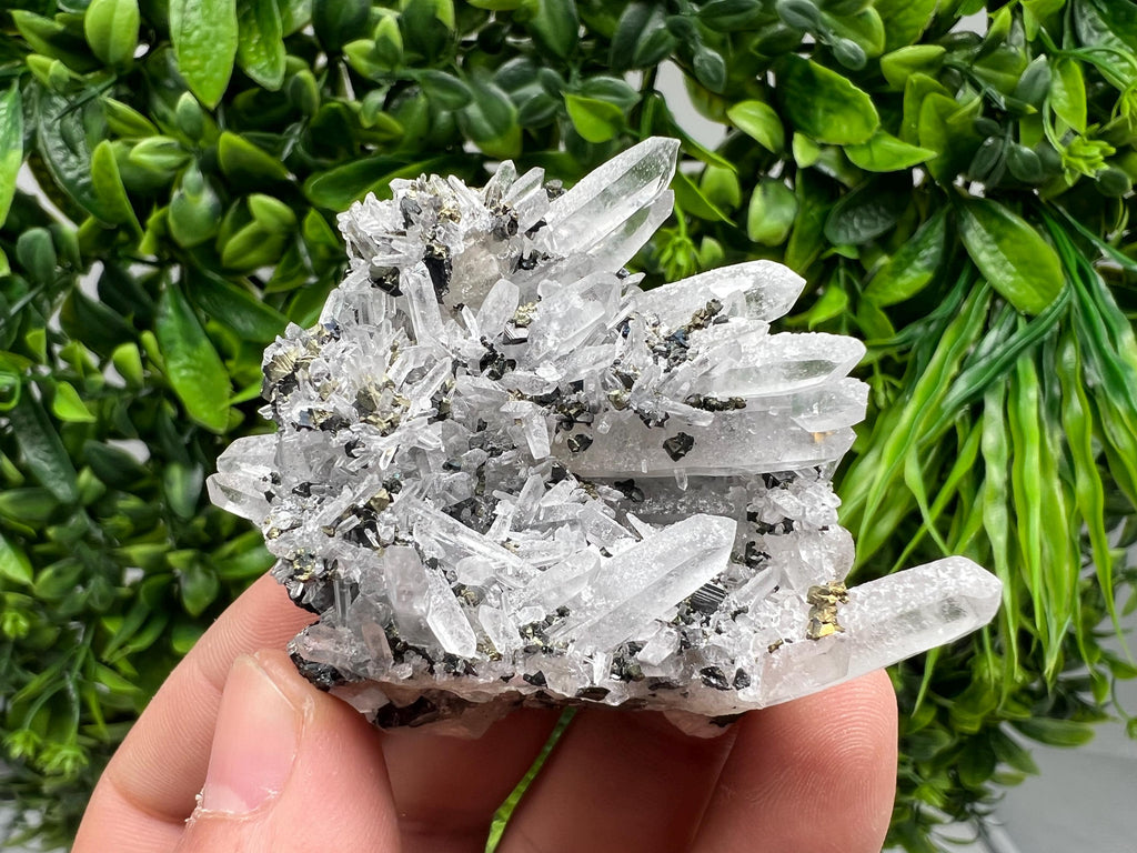 Wonderful Sphalerite Chalcopyrite on Green Quartz whit Hematite feom 9 th September mine,Bulgaria,natural,collection mineral specimen,gift