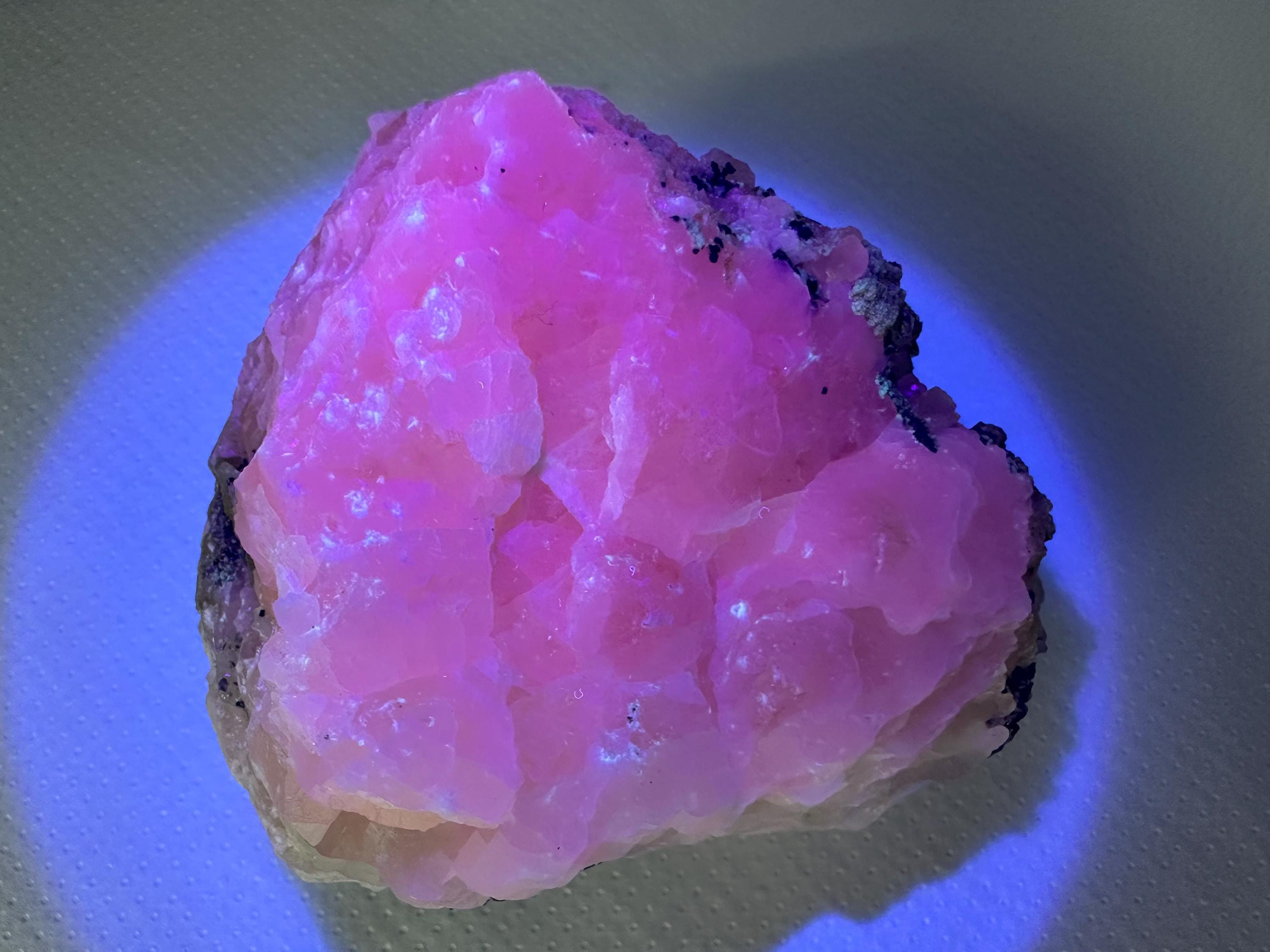 UV Mangano Calcite: Borieva Mine, Bulgaria Crystal Decor