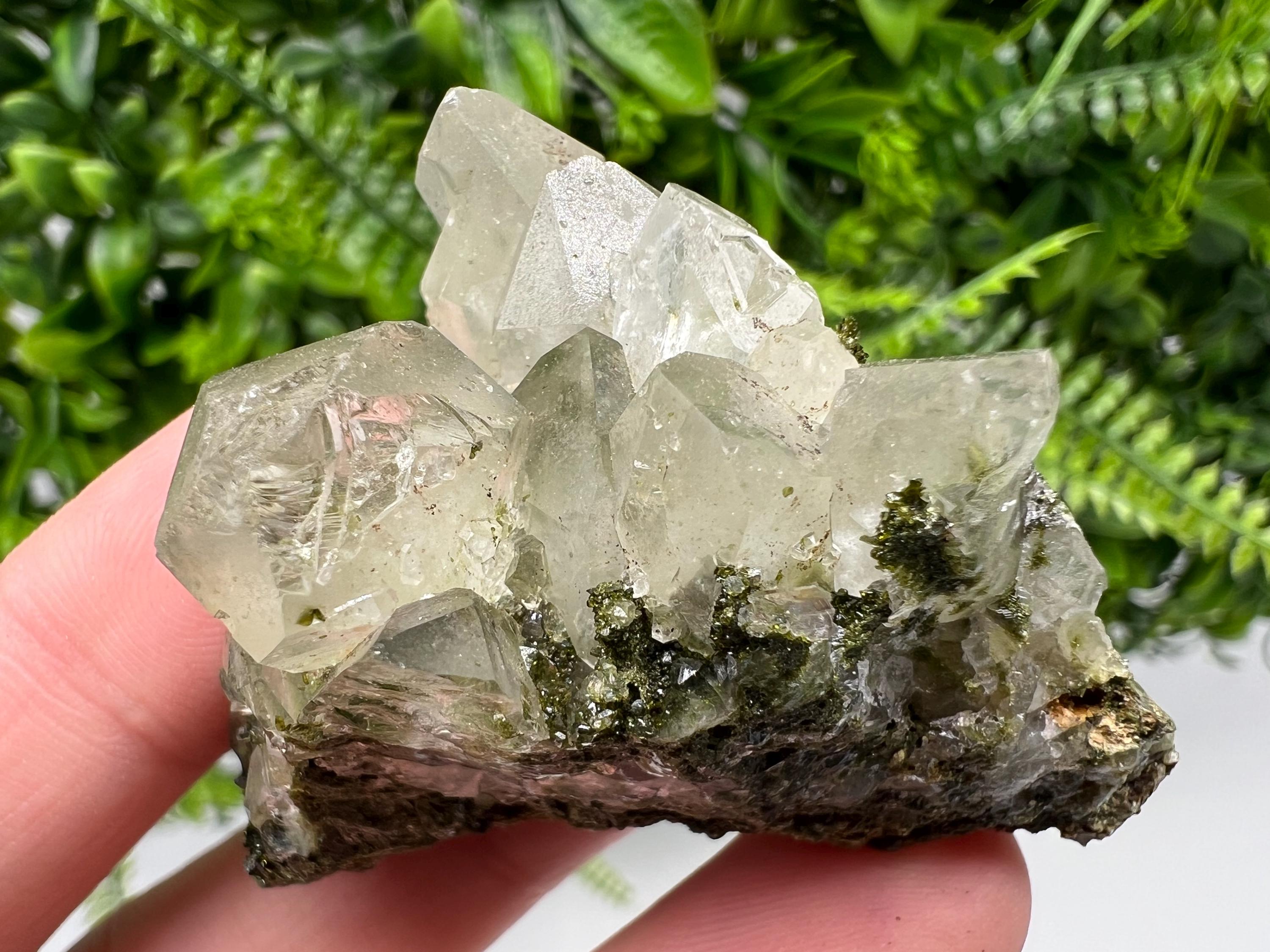 Stunning,Epidote with Quartz from Hakkari Turkey,Rainbow EPIDOTE,Mineral,Collection,Collection’s,GIFT,Epidote Crystal,Epidote from Turkey