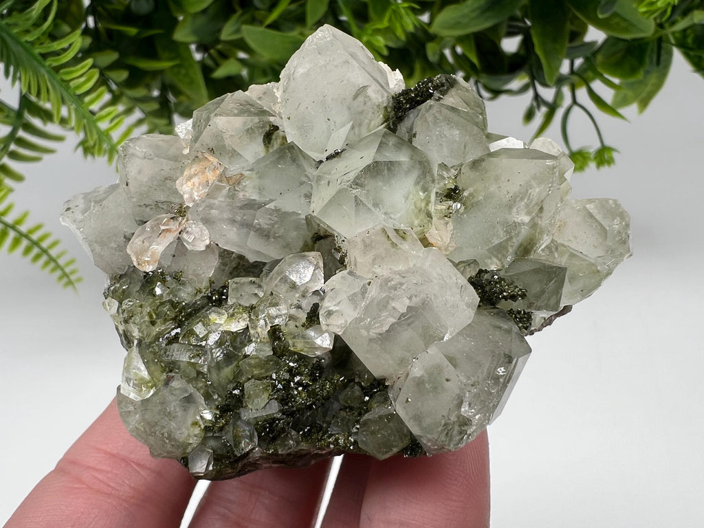 Stunning,Epidote with Quartz from Hakkari Turkey,Rainbow EPIDOTE,Mineral,Collection,Collection’s,GIFT,Epidote Crystal,Epidote from Turkey