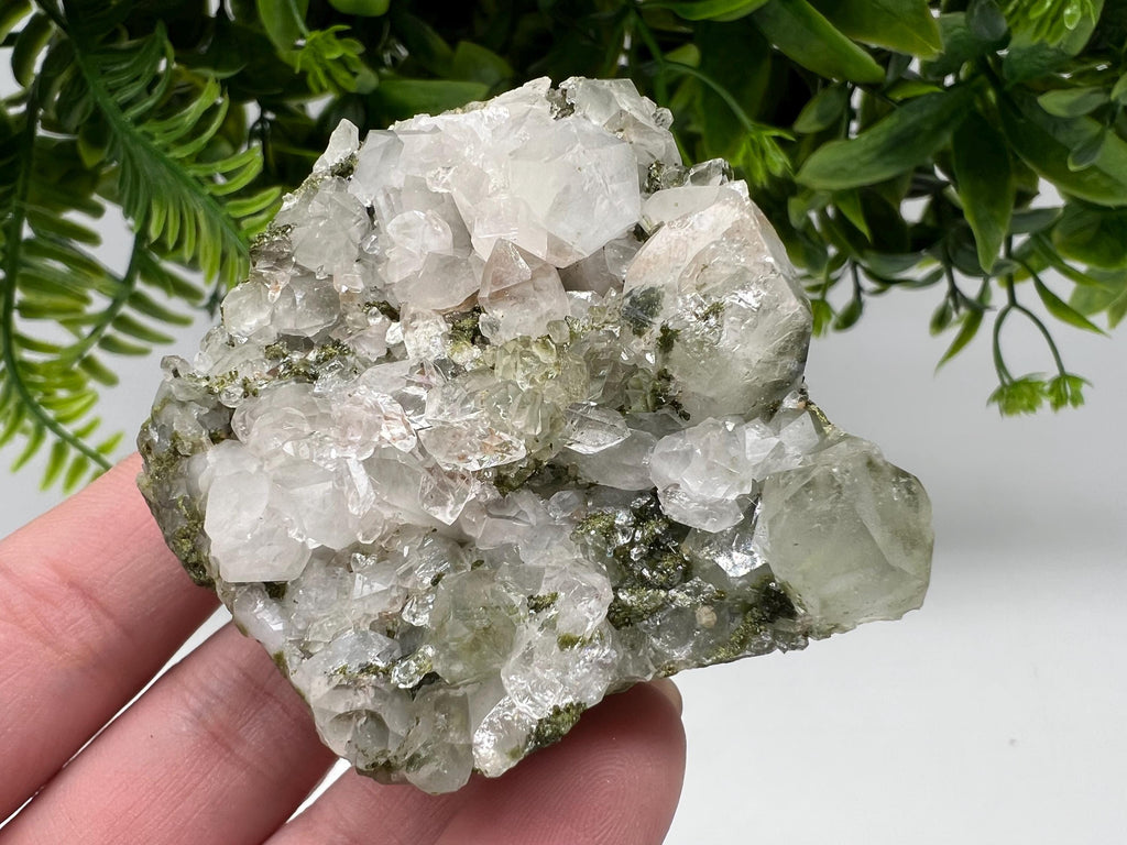 Stunning,Epidote with Quartz from Hakkari Turkey,Rainbow EPIDOTE,Mineral,Collection,Collection’s,GIFT,Epidote Crystal,Epidote from Turkey