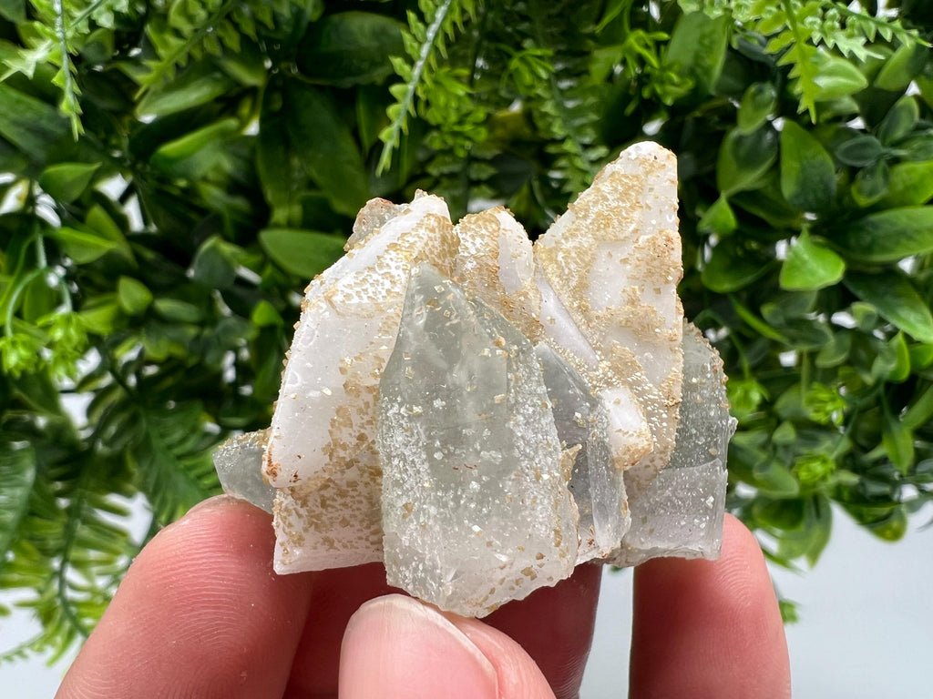 Quartz,Calcite whit Brown Rhodochrosite from Djurcovo mine,Bulgaria,Quartz,Rhodochrosite cluster,natural mineral,collection crystal,mineral