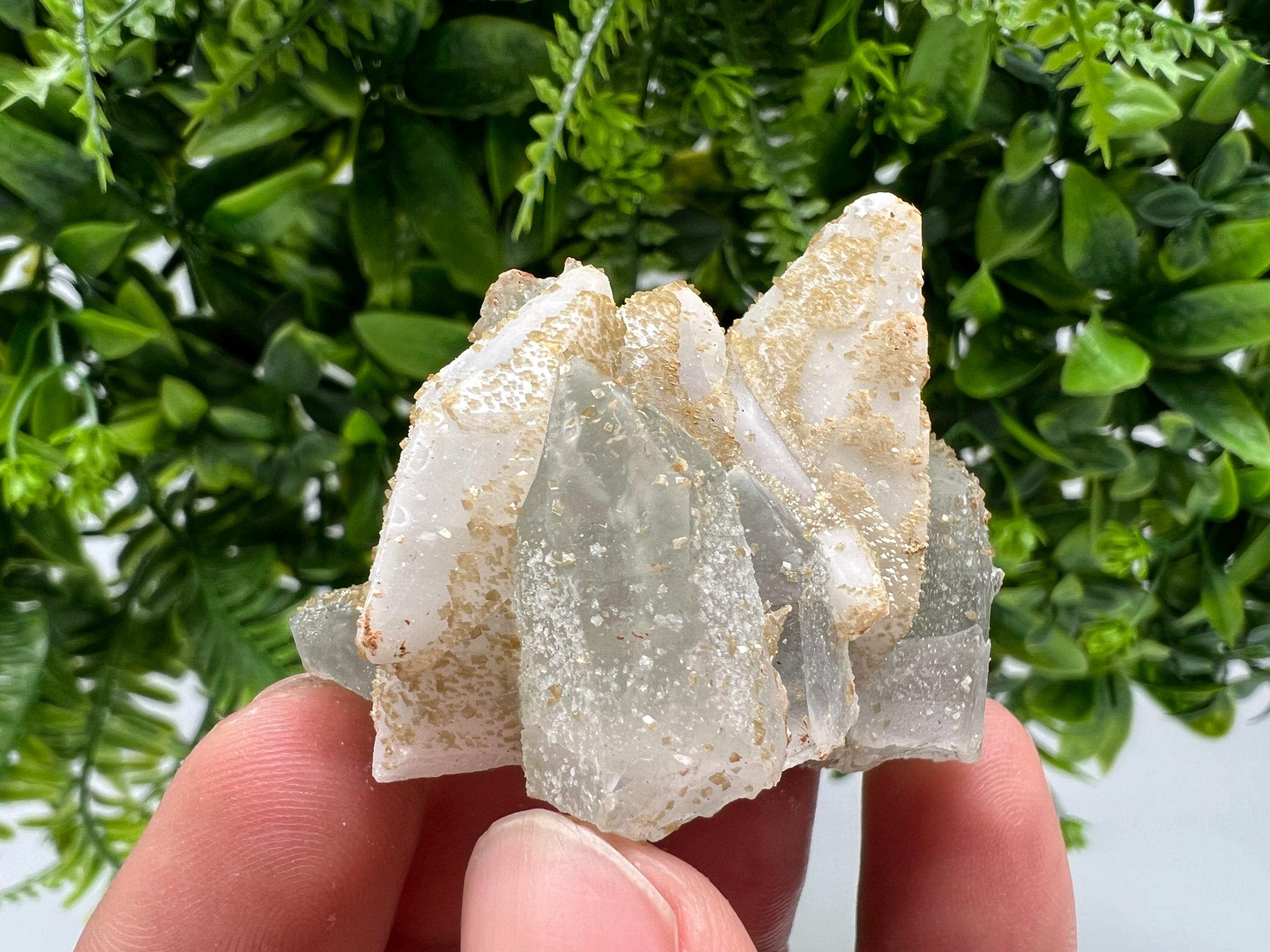 Quartz,Calcite whit Brown Rhodochrosite from Djurcovo mine,Bulgaria,Quartz,Rhodochrosite cluster,natural mineral,collection crystal,mineral