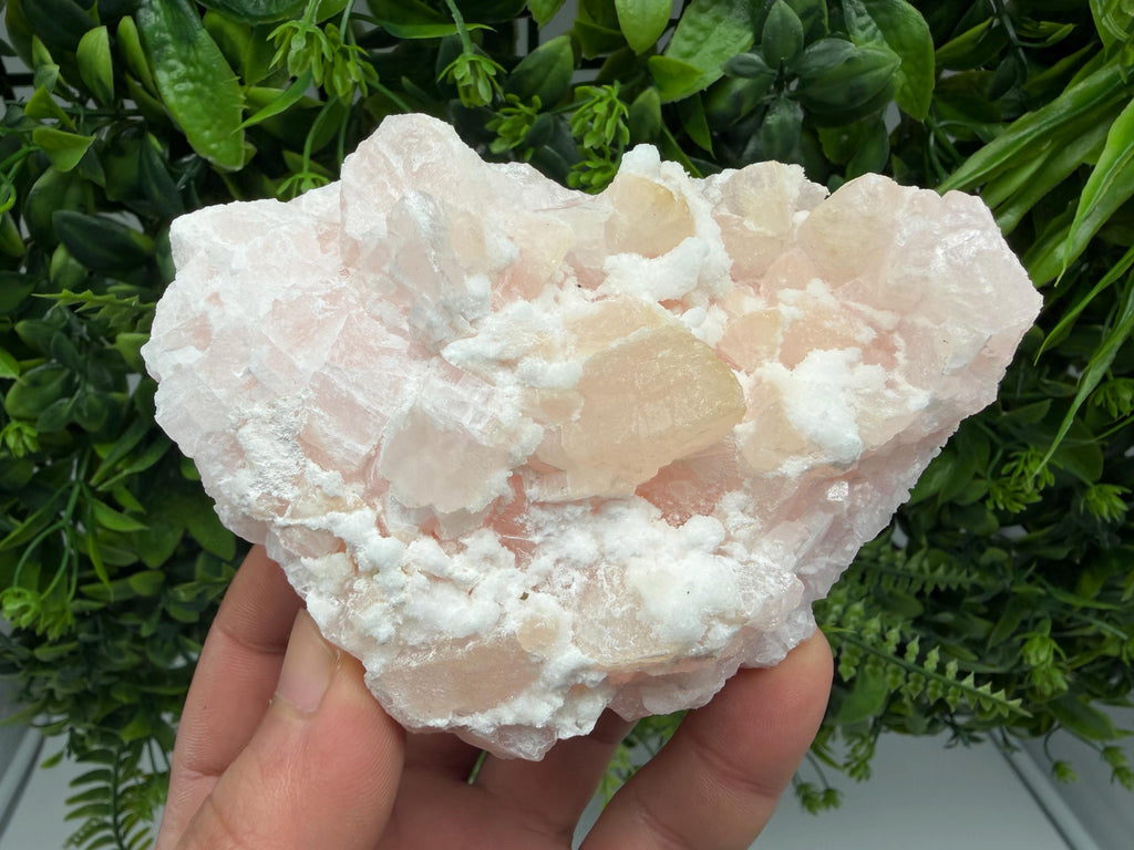 Incredible UV reaction Mangano Calcite, natural minerals souvenir crystal,collection stone Home decor minerals gift Androvo mine Bulgaria