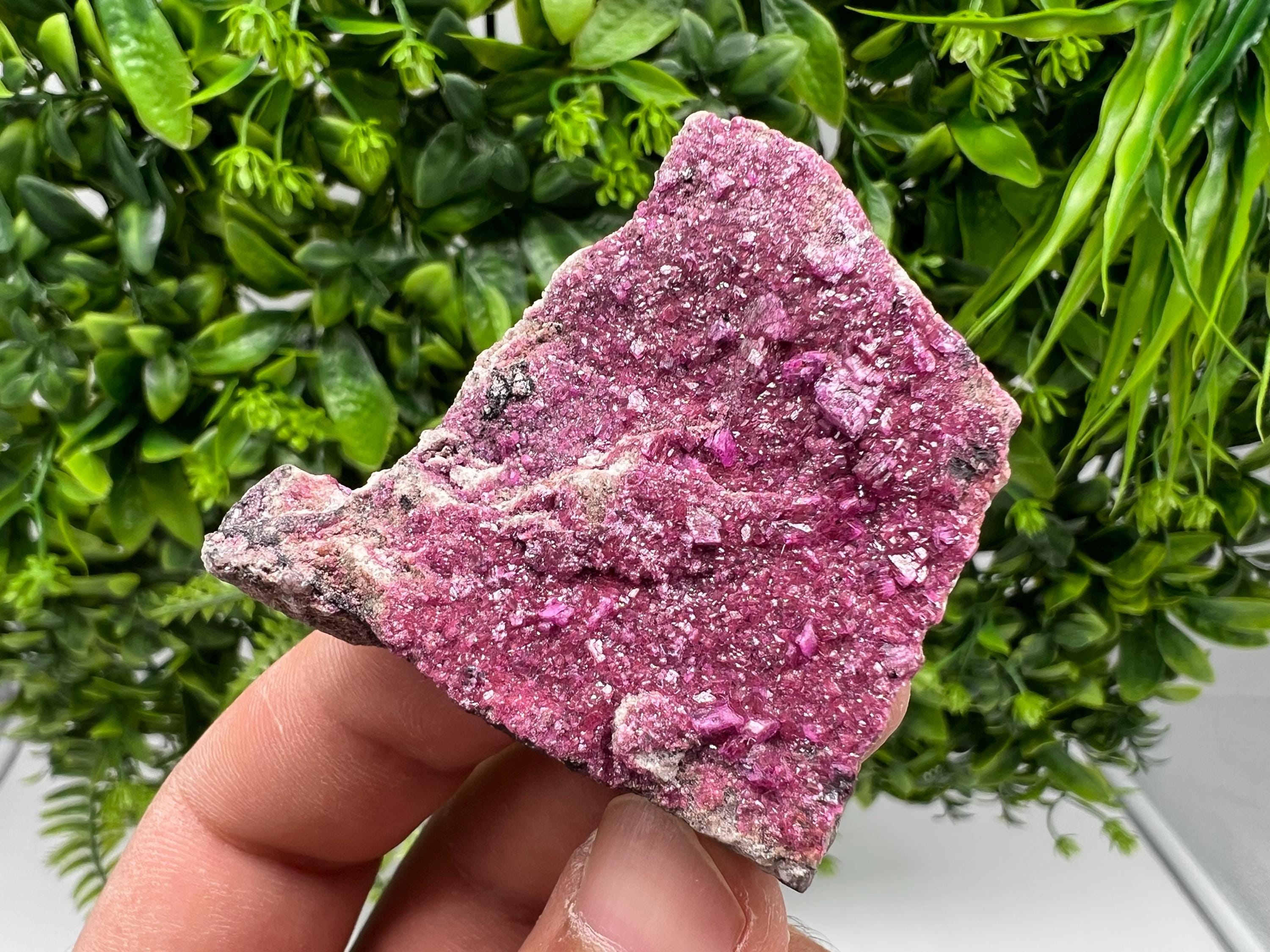 Cobalto Calcite Crystal: Congo Mineral Specimen, Pink Stone (4.6/5/1.5 cm, 29 grams)