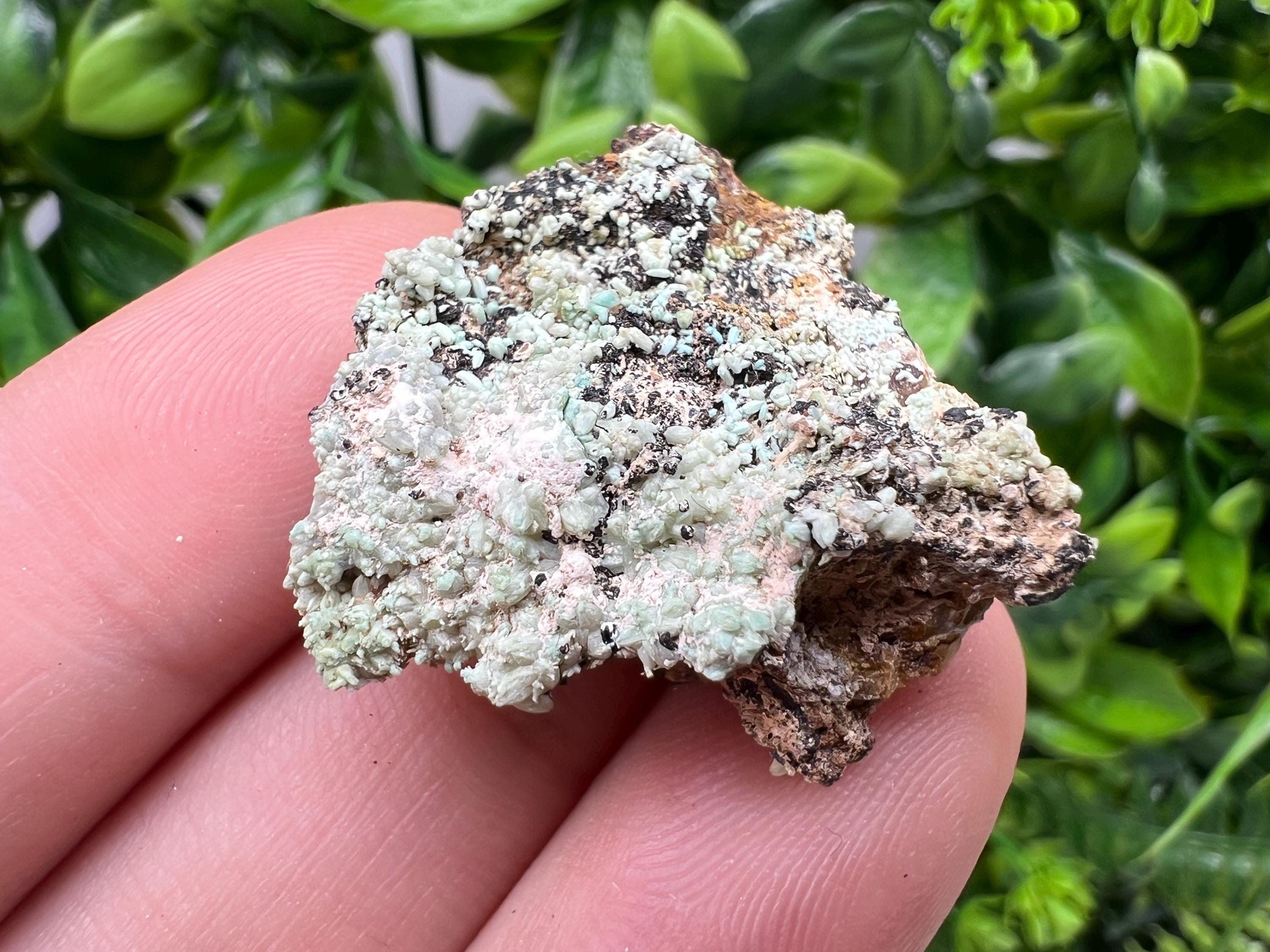 Rare Green/Yellow Pyromorphite and Hematite,on Quartz,from Bulgaria,Madjarovo mine, Natural Mineral ,Healing stone ,top collection,rock