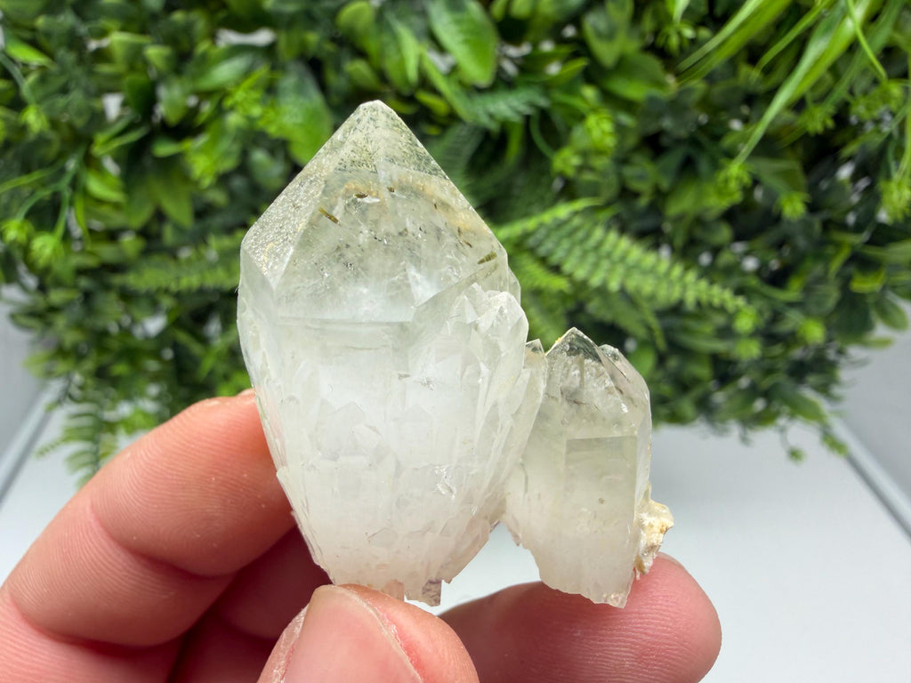 Wonderful Transparent Quartz whit Chlorite ,From 9th September mine,Madan,Bulgaria,Quartz,Quartz crystal,mineral specimen,collection quartz