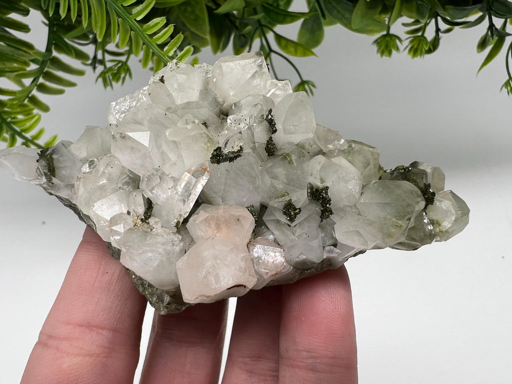Stunning,Epidote with Quartz from Hakkari Turkey,Rainbow EPIDOTE,Mineral,Collection,Collection’s,GIFT,Epidote Crystal,Epidote from Turkey