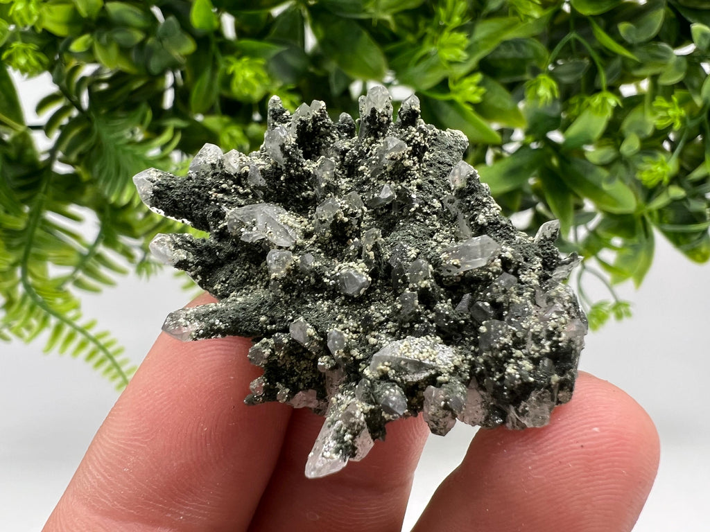 Quartz whit Brown Rhodochrosite from Djurcovo mine,Bulgaria,Quartz,Rhodochrosite cluster,natural mineral,collection crystal,mineral specimen
