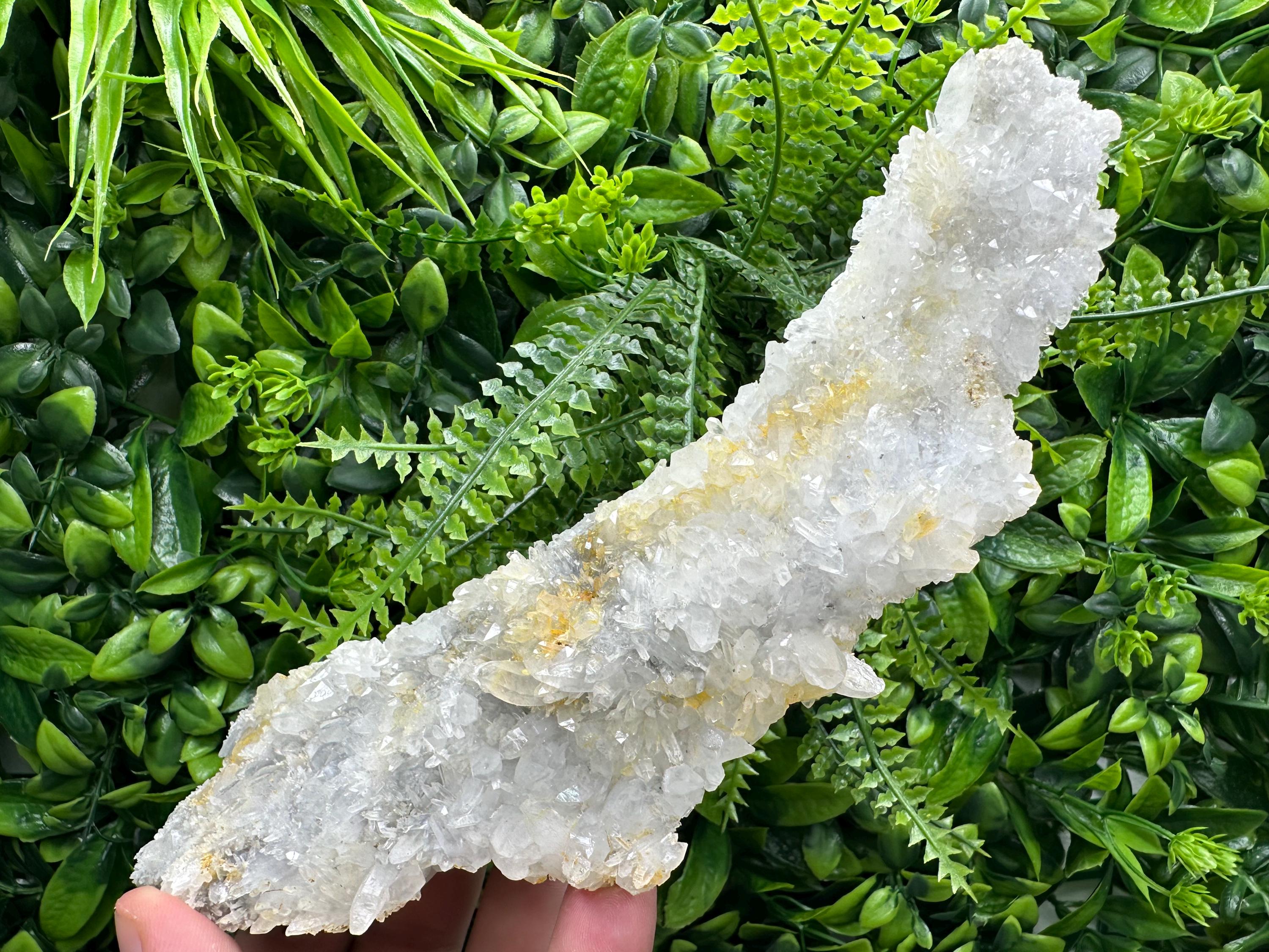 Quartz with Limonite: Natural Crystal Home Decor (22/7.5/5.5cm)