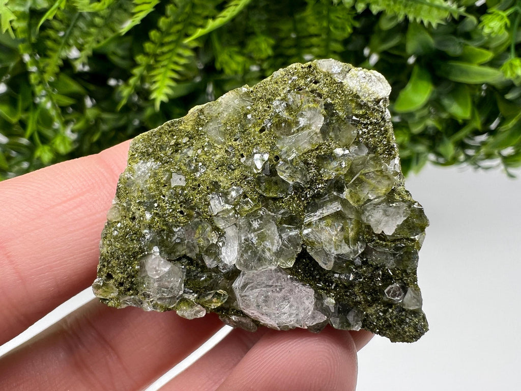 Stunning,Epidote with Quartz from Hakkari Turkey,Rainbow EPIDOTE,Mineral,Collection,Collection’s,GIFT,Epidote Crystal,Epidote from Turkey