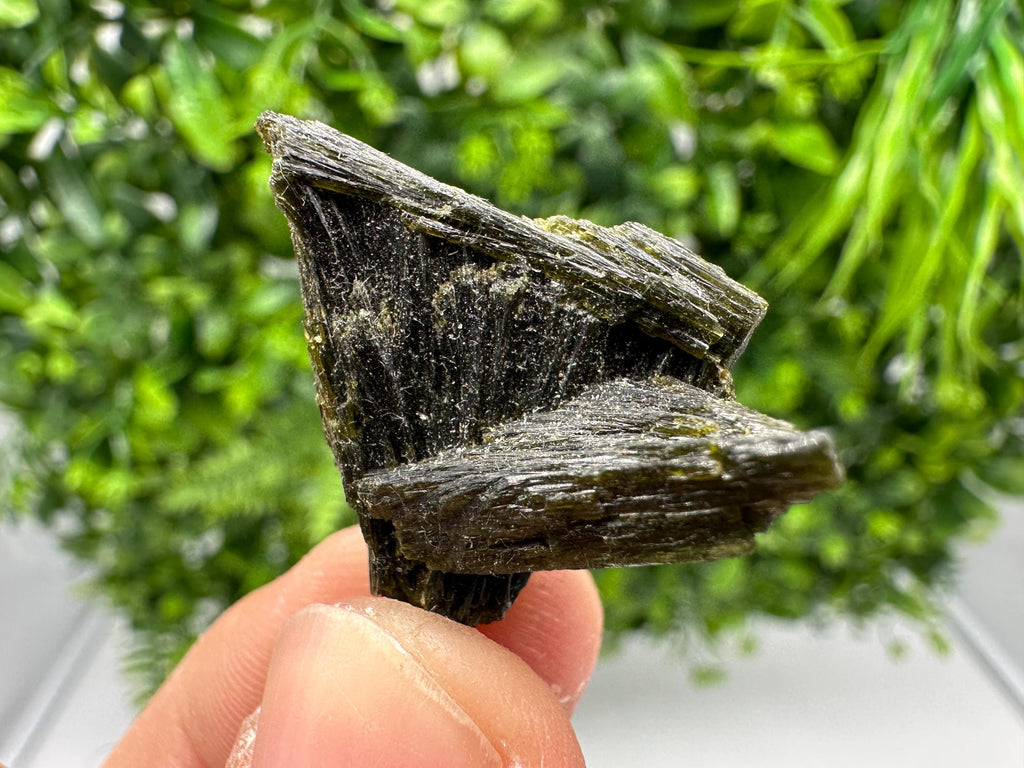 Rare Green Epidote whit Barite From Morocco,Epidote,Mini Collections Epidote,rare mineral Specimen,green epidote,Barite,crystal,Morocco min