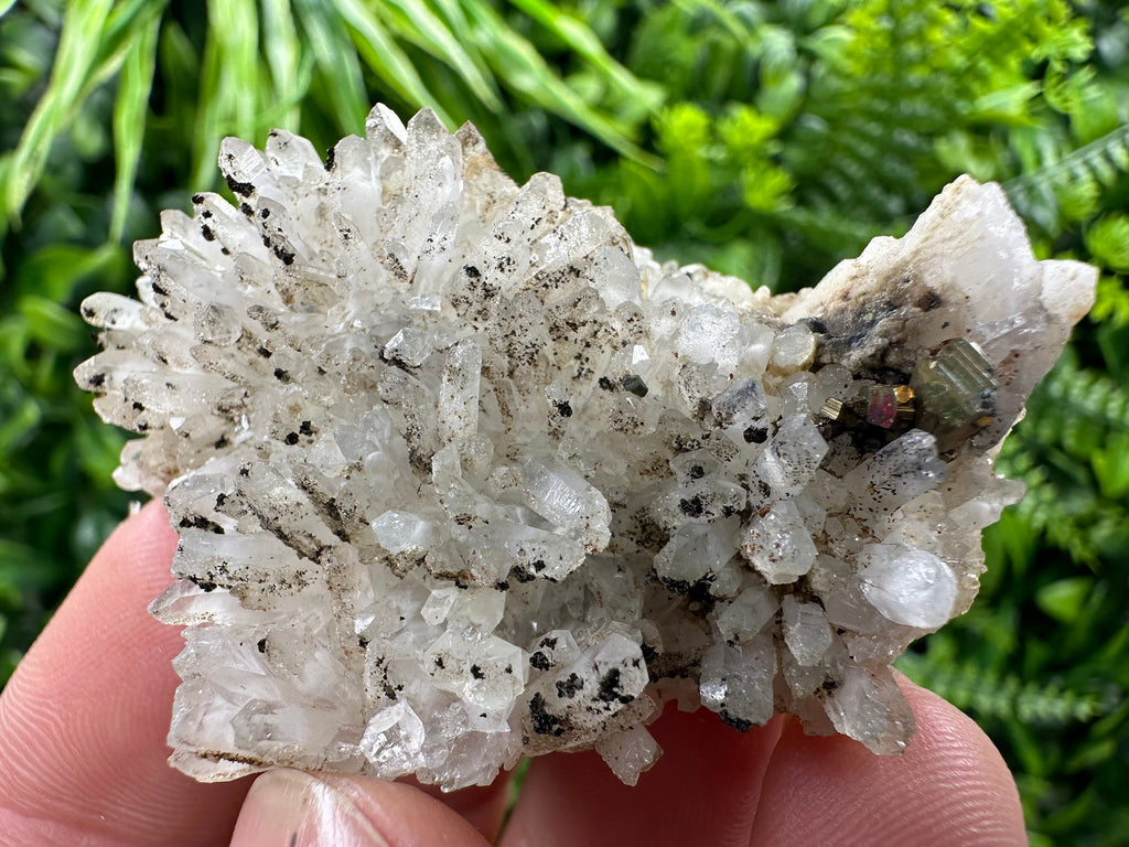 Quartz Crystal Cluster: Natural Minerals, Home Decor Stone